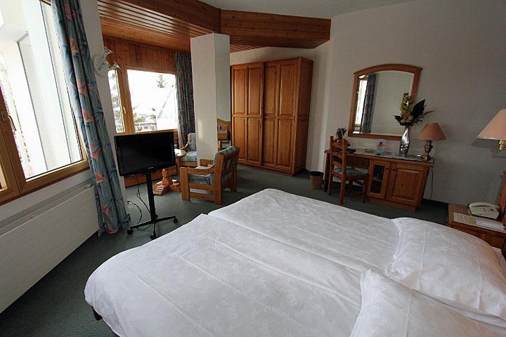 Hotel Alpina & Savoy Crans-Montana Zimmer foto